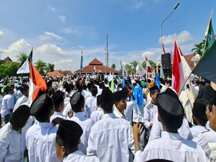 Santri Lumajang Bersatu, Tuntut Trans7 Hentikan Tayangan yang Dinilai Menyesatkan Soal Pesantren