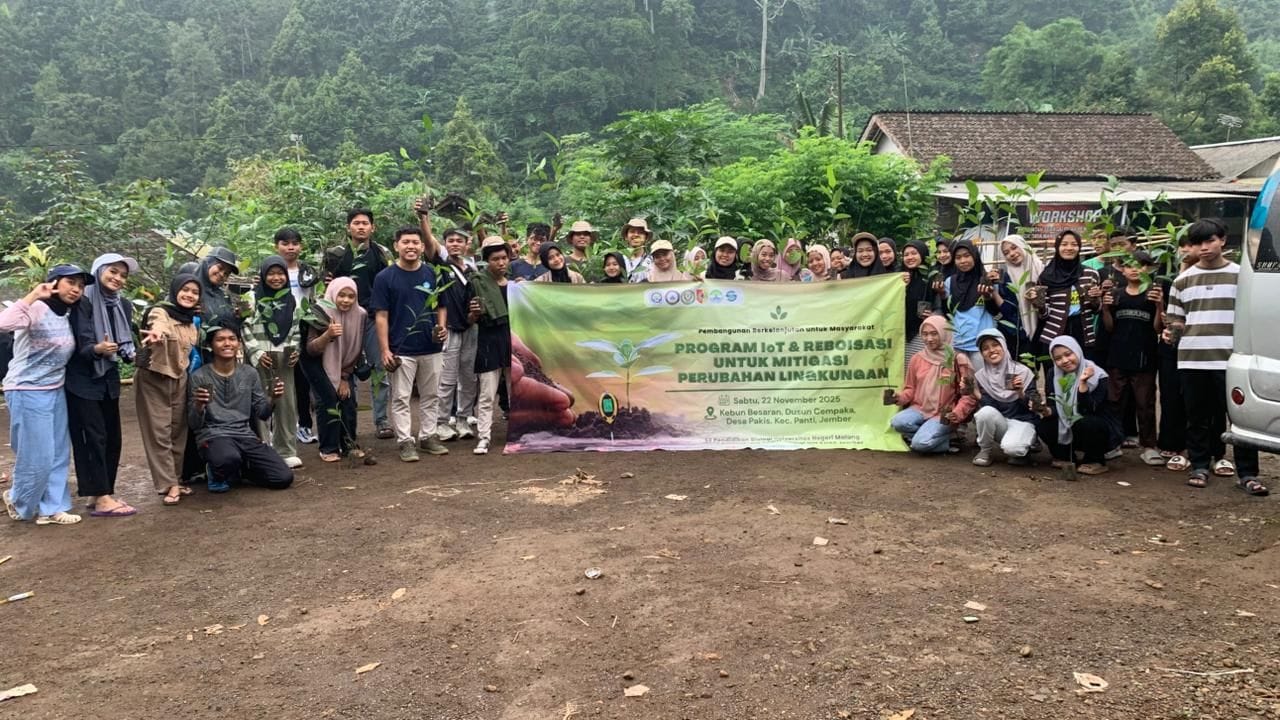 UM Malang, Pesantren Skill, dan HMPS Tadris Biologi UIN KHAS Jember Tanam 3.000 Pohon di Lereng Argopuro