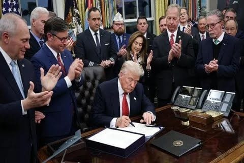 Akhiri Kebuntuan Anggaran, Trump Resmikan Berakhirnya Shutdown Terlama di AS