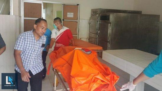 Sekeluarga Tewas Bersimbah Darah di Situbondo, Polisi Selidiki Dugaan Pembunuhan Sekeluarga Tewas Bersimbah Darah di Situbondo, Polisi Selidiki Dugaan Pembunuhan