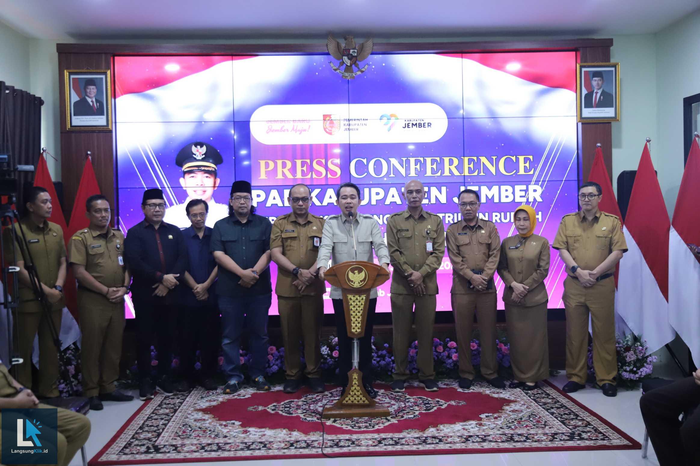 PAD Jember Tembus Rp1 Triliun, Gus Fawait Tegaskan Perlindungan Ekonomi Rakyat Kecil