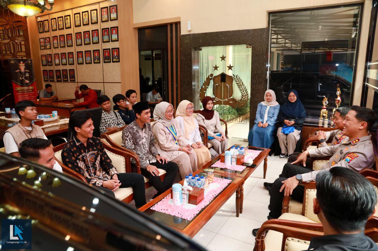 PC Kopri PMII Jember Serahkan Policy Brief kepada Polres Jember, Tegaskan komitmen Kawal Reformasi Layanan Kanit PPA PC Kopri PMII Jember Serahkan Policy Brief kepada Polres Jember, Tegaskan komitmen Kawal Reformasi Layanan Kanit PPA