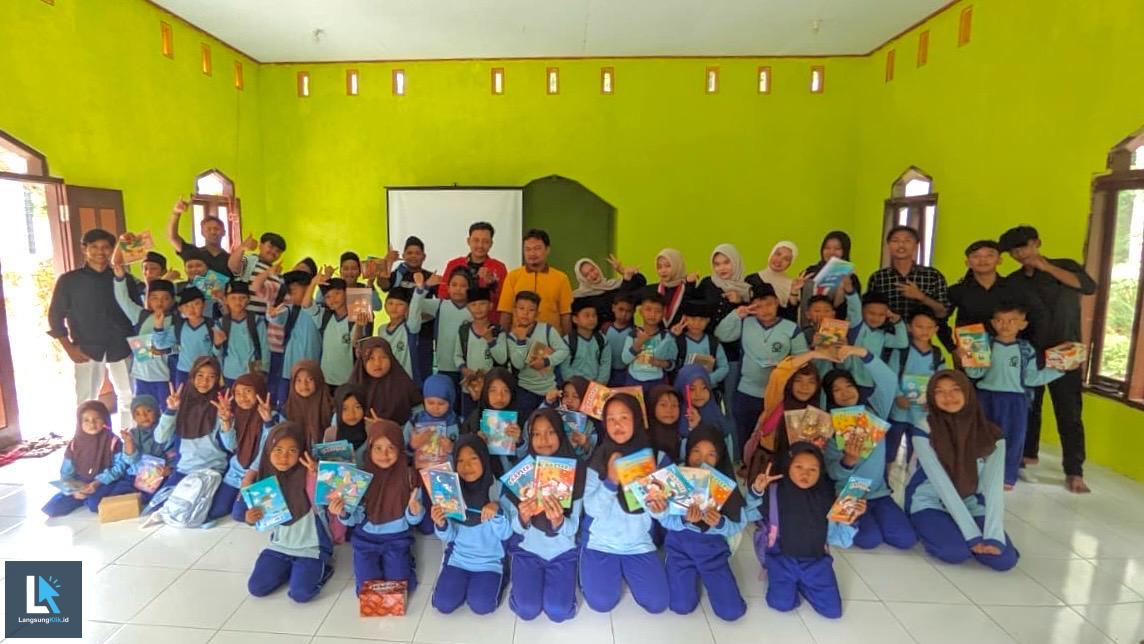 Ikhtiar Melawan Ketimpangan Pendidikan: GMNI Sutan Syahrir Gelar Berbagi Buku & Sosialisasi Stop Bullying di MIM Tulakan