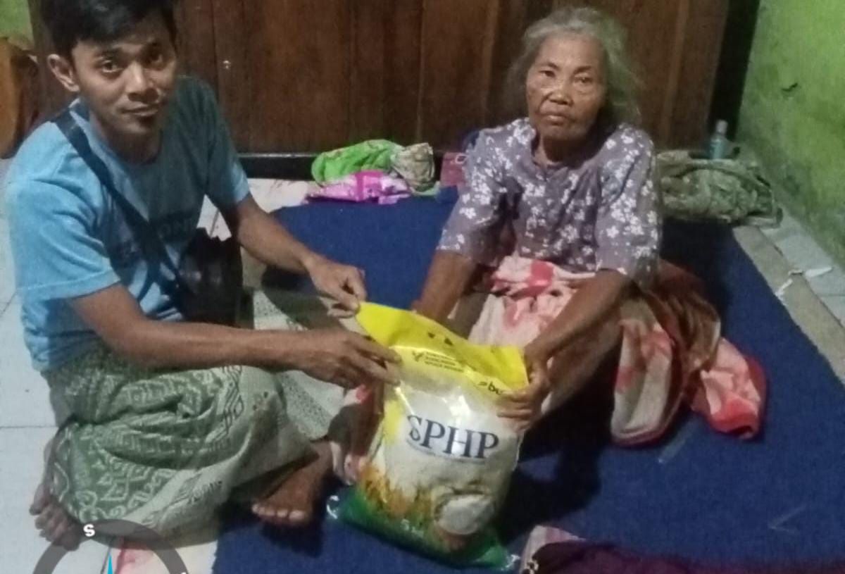 Adeeva Trans Bagikan Sembako kepada Lansia Kurang Mampu Jelang Idulfitri